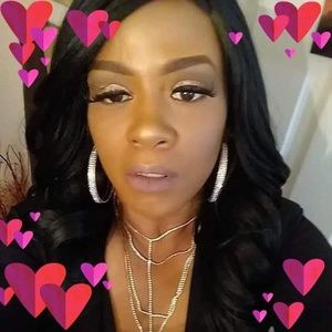 Meet your Posher, Denine